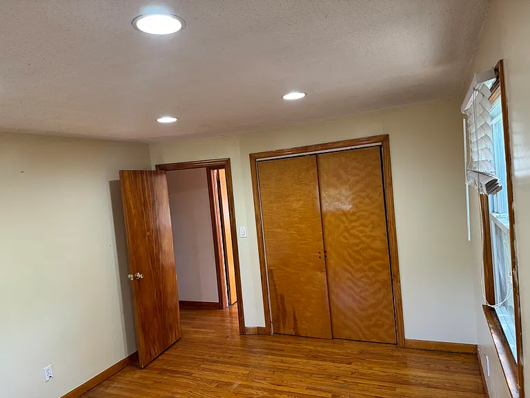 120 Burban Dr — Photo 12