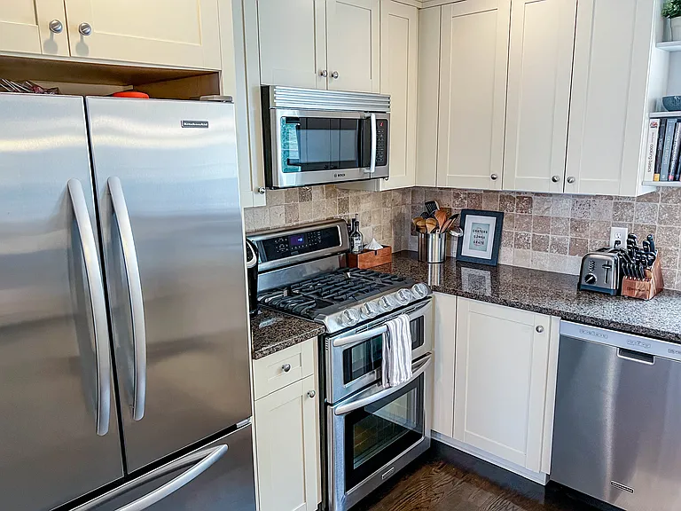79 Dresser St — Photo 12