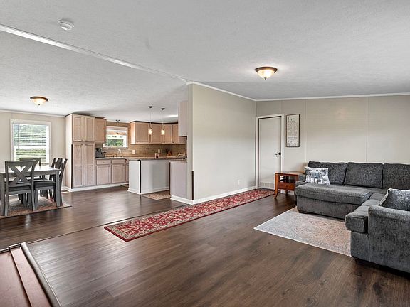 4th image of 1357 Tarton Dr.