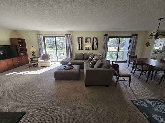 5th image of 301 Fairway Ln APT C