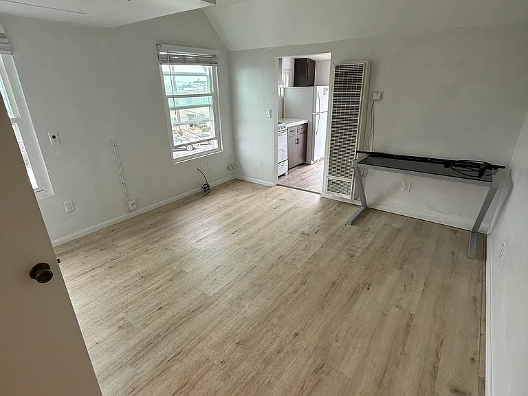 2247 Brant St #2 — Photo 25
