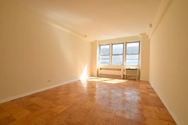 Rented by Corcoran | media 23
