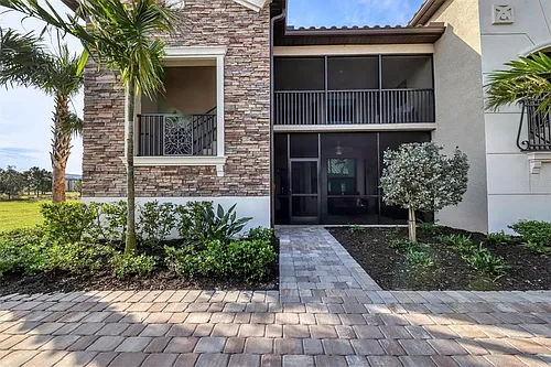 5634 Palmer Cir #201 Photo 1