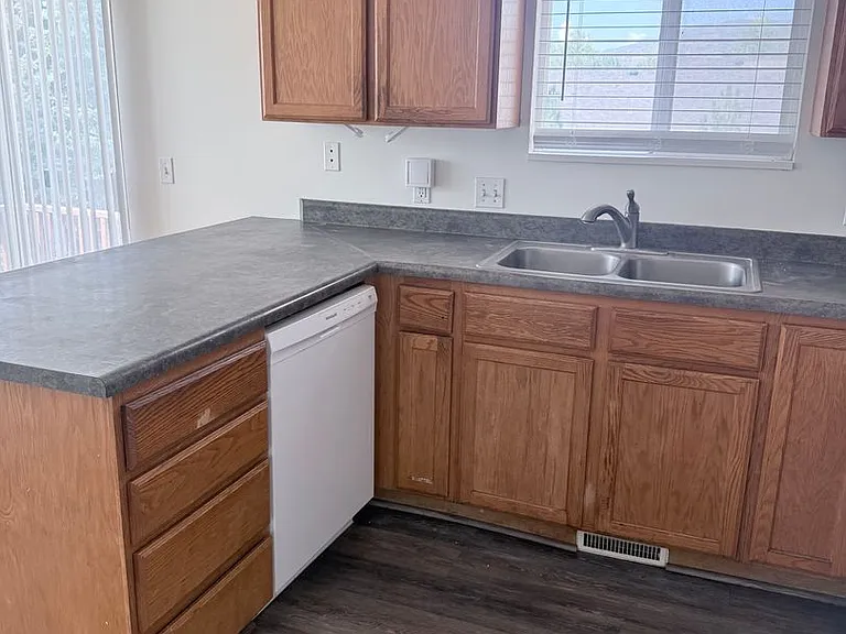 975 E 170 N — Photo 10