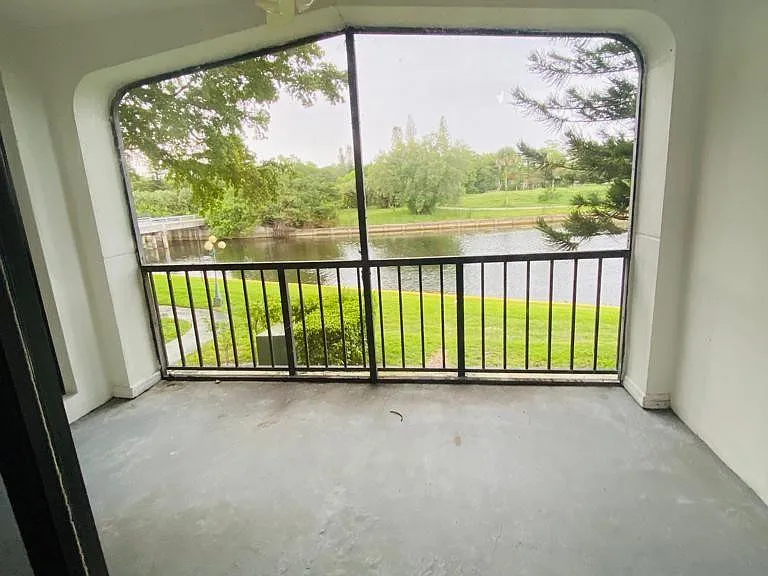 3760 Inverrary Dr #2H — Photo 17