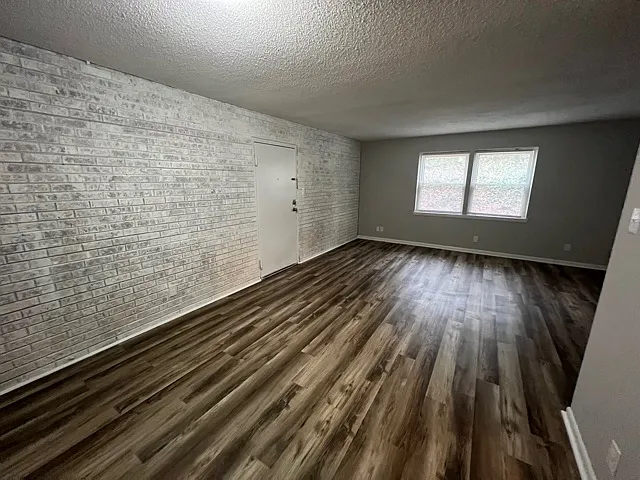 2 bed, 850 sqft, $875 — Photo 3