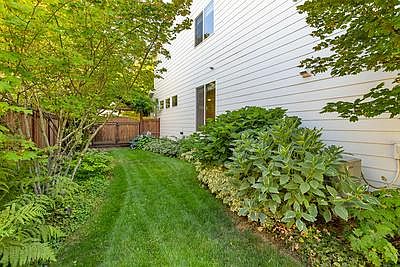 5th image of 21487 SW Roellich Ave
