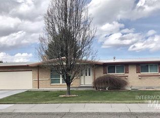 1020 E 17th St, Burley, ID 83318