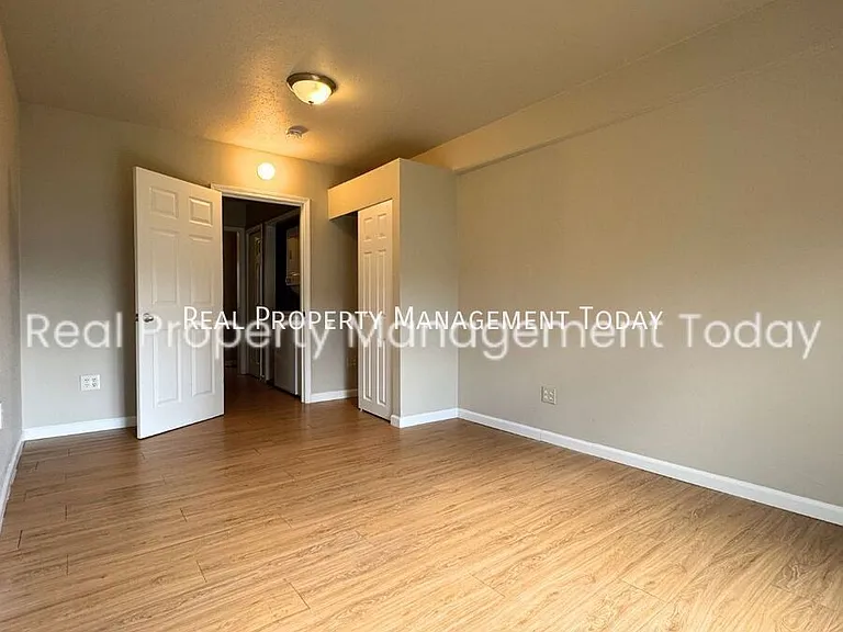 514 N K St — Photo 5