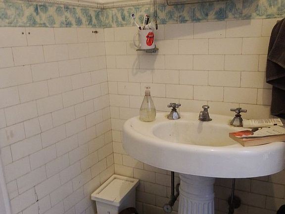 2nd image of 3038 Saint Paul St APT 2