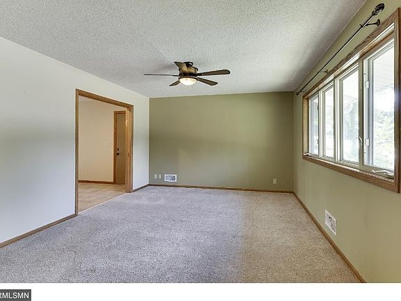 5th image of 2807 33rd Ave NE