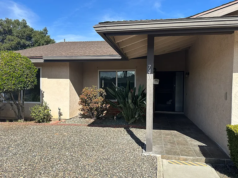 740 Highland St — Photo 4