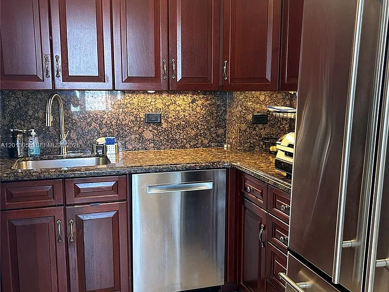 7441 Wayne Ave #7J — Photo 10