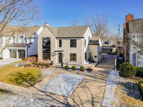 1323 Washington Blvd, Birmingham, MI 48009