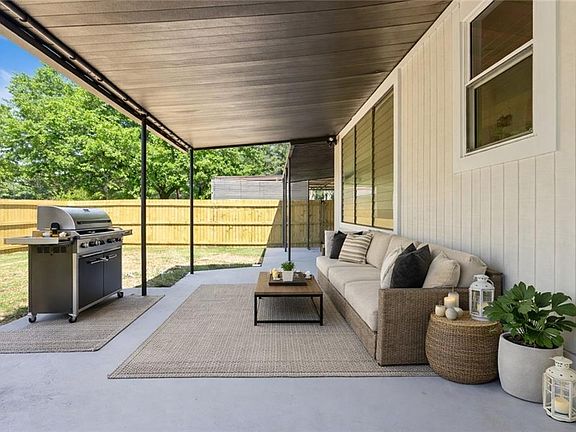5th image of 5586 Glore Dr SW