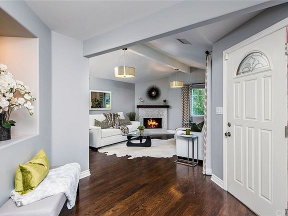 3rd image of 3895 Berry Dr