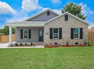 214 E Saint Jean Baptist St, Chalmette, LA 70043