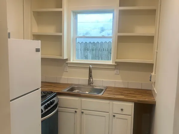 2408 Williamson Rd NE APT D, Roanoke, VA 24012