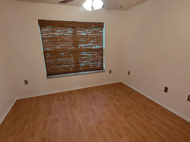 300 Plymouth St — Photo 24