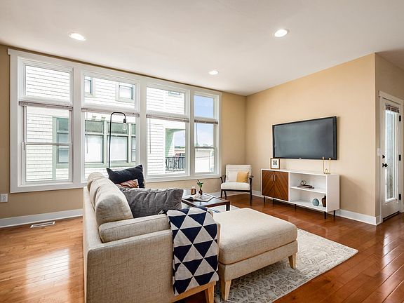 2nd image of 1459 Mews Ct #1