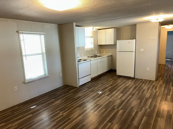 4499 Highway 90 Unit G-1, Alleyton, TX 78935