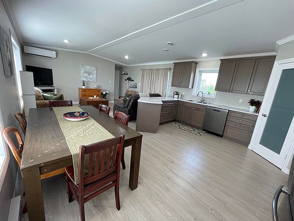 5th image of 408 Fortune Cove Rd