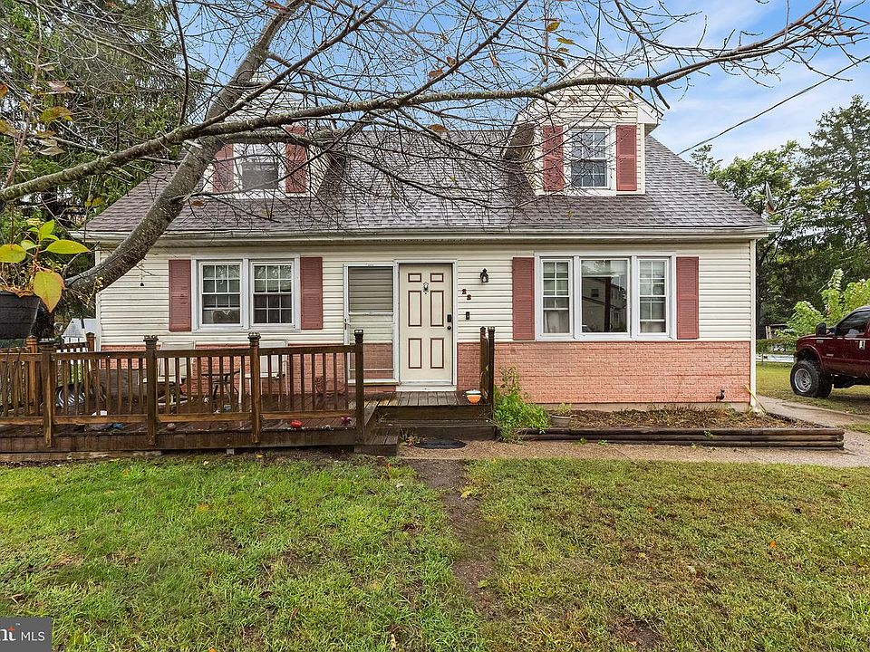 1st image of 22 Castle Ct
