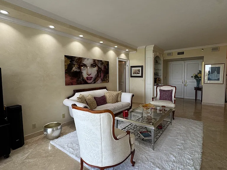 20281 E Country Club Dr — Photo 33