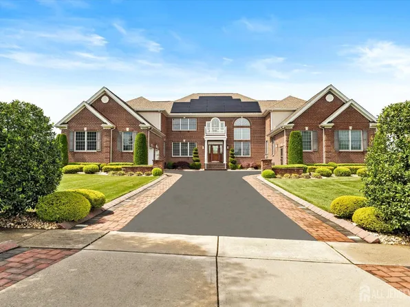 9 Bouvier Ln S, East Brunswick, NJ 08816
