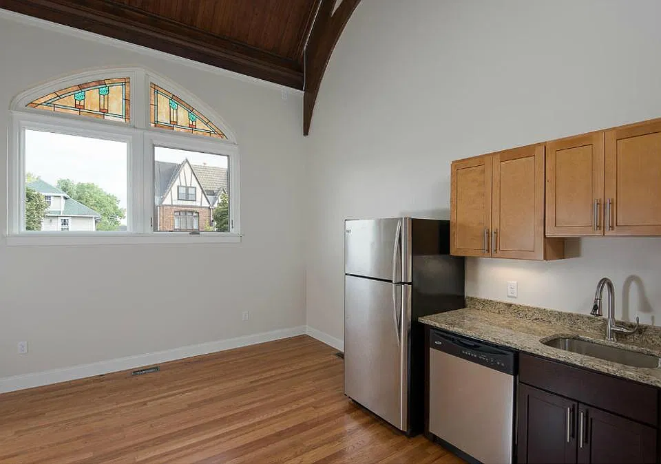 398 Lincoln Pkwy #7