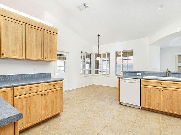 5th image of 2592 SE Calusa Avenue SE