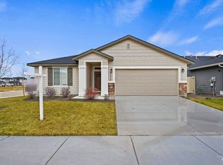 3354 W Remembrance Dr, Meridian, ID 83642