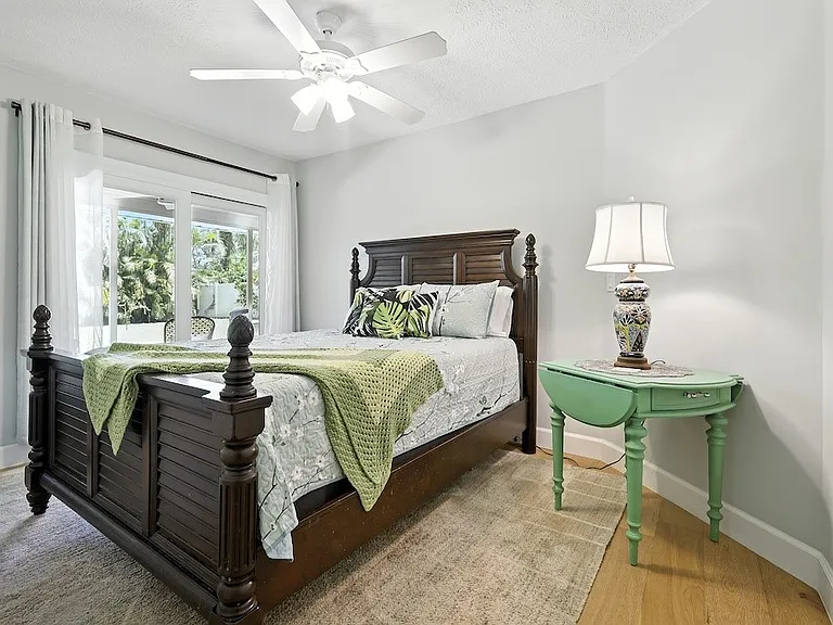 725 Acacia Rd — Photo 16