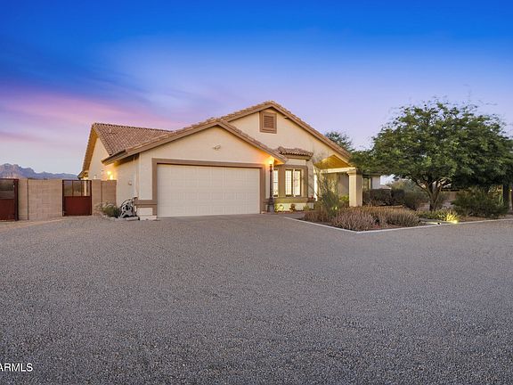 3rd image of 907 N MOUNTAIN Road