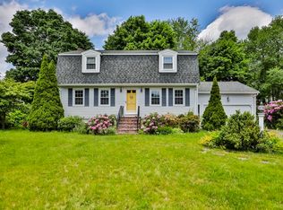 14 Tiffany Dr, Lowell, MA 01852
