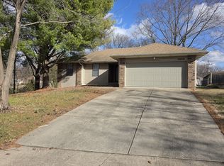 3408 S Hall Ave, Springfield, MO 65804