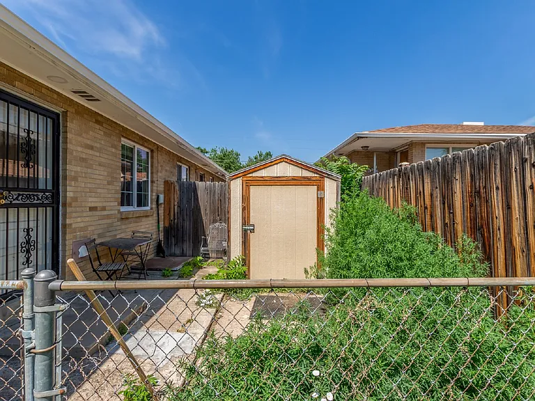 1385 S Grant St — Photo 27