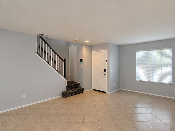 3rd image of 45719 Caledonia Ct