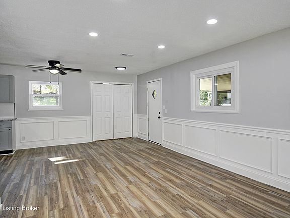 4th image of 4804 Seville Dr