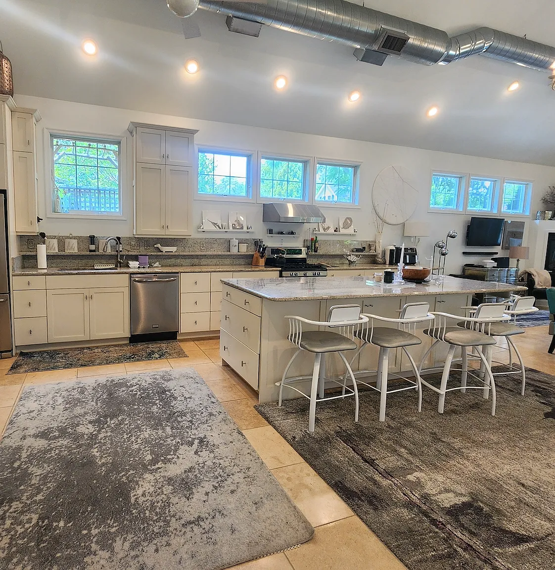 2 bed, 1500 sqft, $2,700 — Photo 3