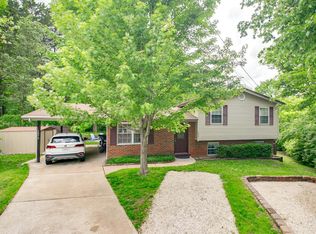1056 Woodland Trails Dr, Fenton, MO 63026
