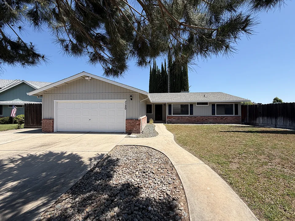 1120 Landreth Ct