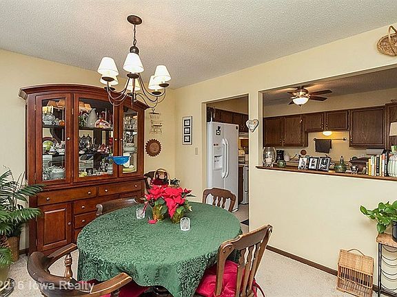 4th image of 4857 Woodland Ave Unit 6