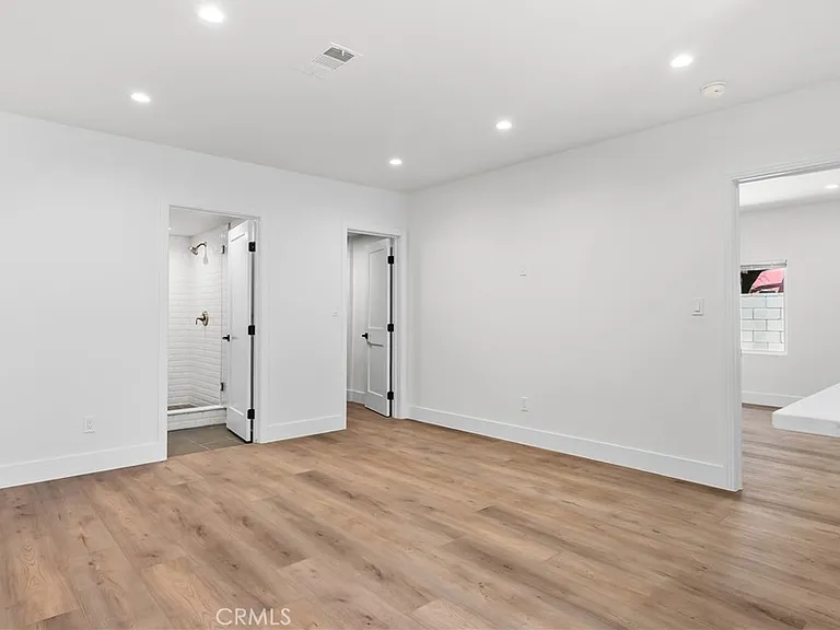 2057 E Villa St — Photo 8