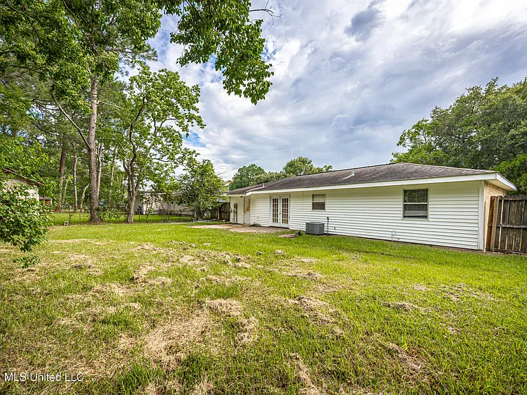 2840 Gardendale Ave — Photo 10