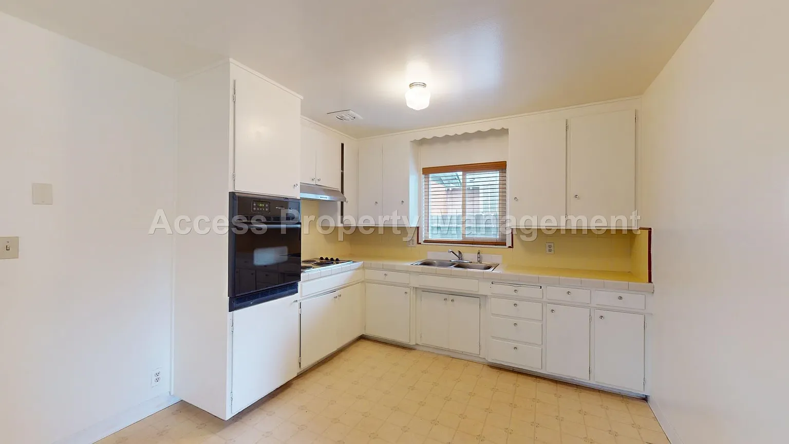 1812 Ricky Ave photo 1