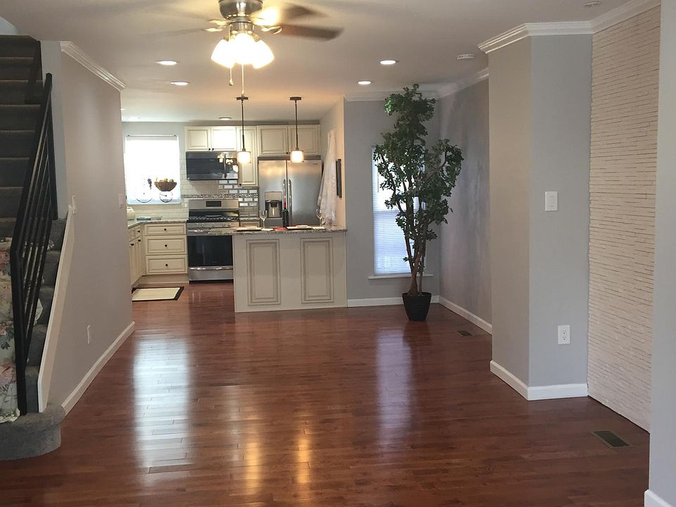 1st image of 2819 Sellers St