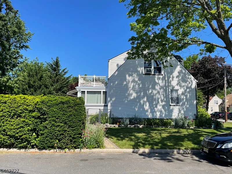 1 bed, 1.0 bath, $1,800 — Photo 2