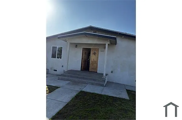 Building Photo - 10410 McKinley Ave
