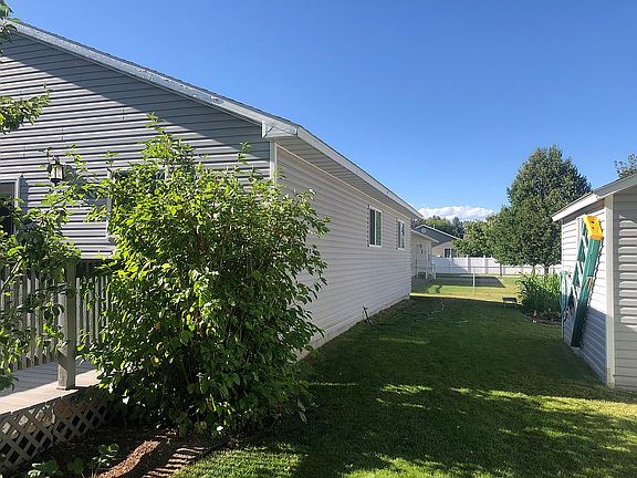 4th image of 425 S Teton Ave